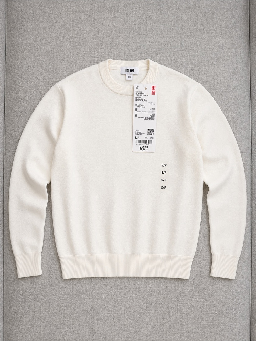 Uniqlo Men’s Crew Neck Sweater in Off-White